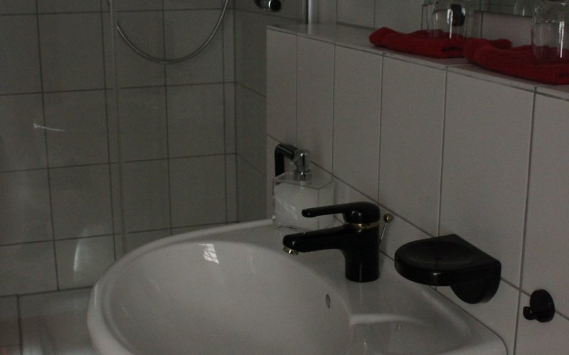 Ferienwohnung Seligenstadt Badezimmer Waschbecken